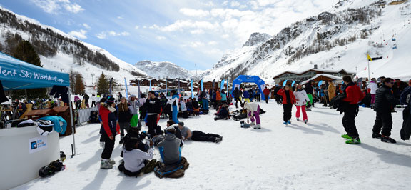 Lieu de rassemblement sur le front de neige de Val-d'Isère