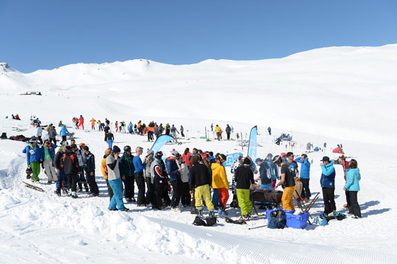 Barbecue à l'arrivée du border cross de Val-d'Isère pour tous les participants
