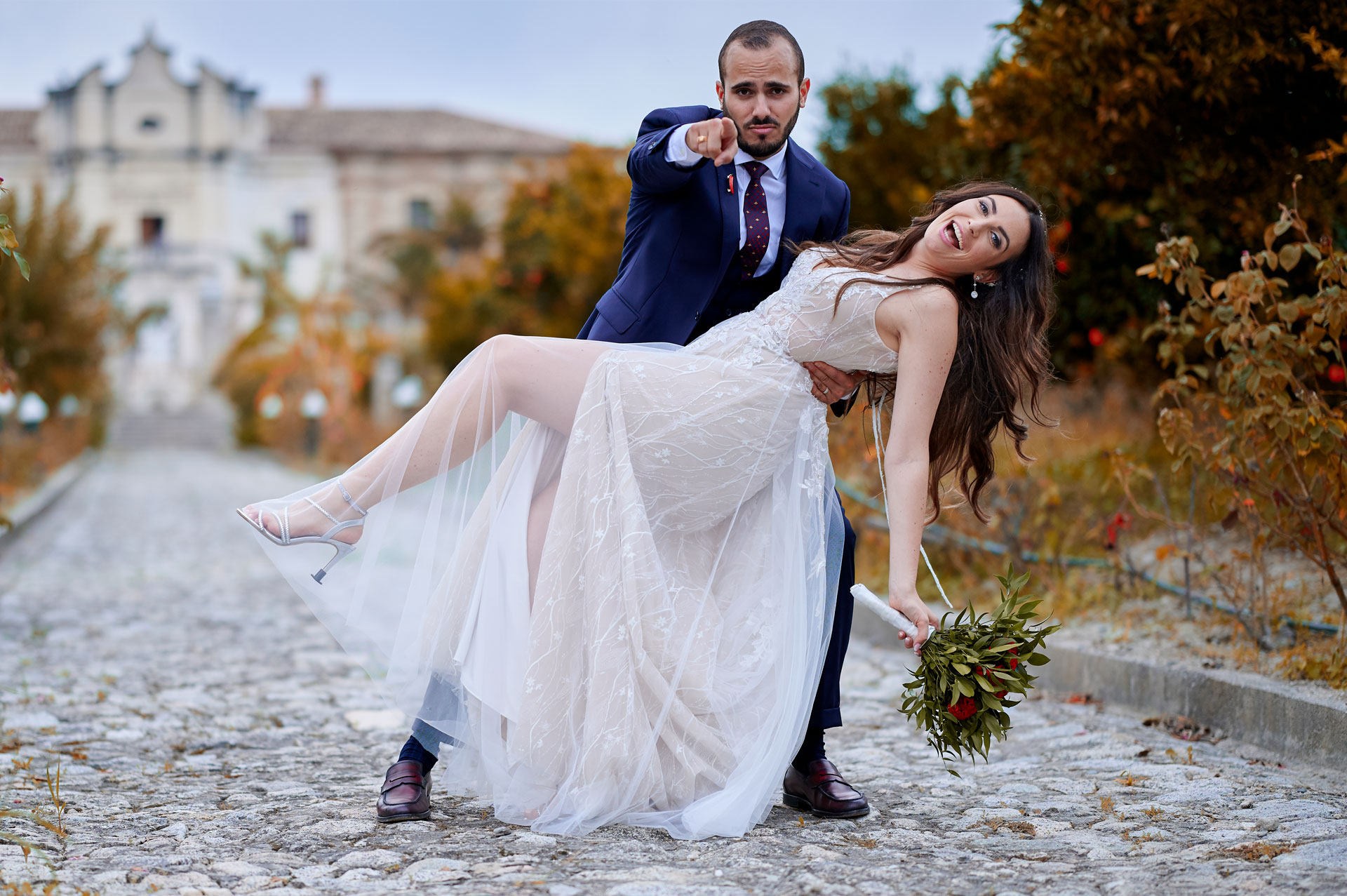 Le marié la joue danseur