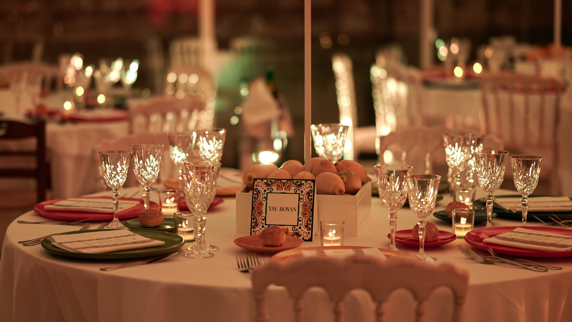 Un détail des tables des mariés