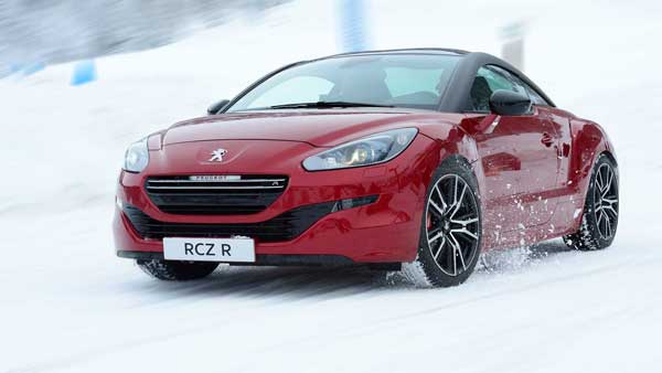 Peugeot RCZ R sur le circuit glace de Tignes